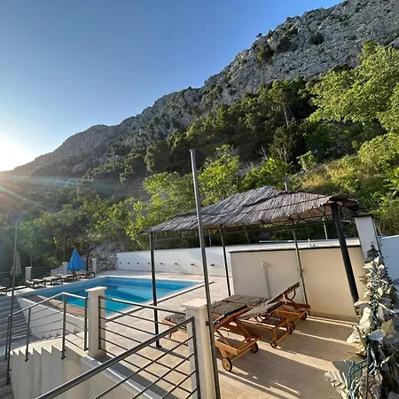 Villa New! 2 Complex For 16 Persons Near Omis *
