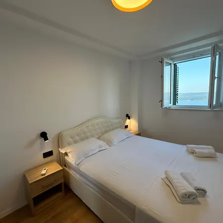 New! 2 Complex For 16 Persons Near Omis