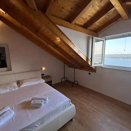 New! 2 Complex For 16 Persons Near Omis Villa *