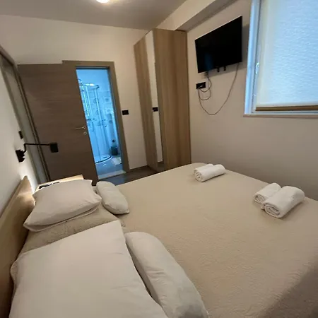 New! 2 Complex For 16 Persons Near Omis